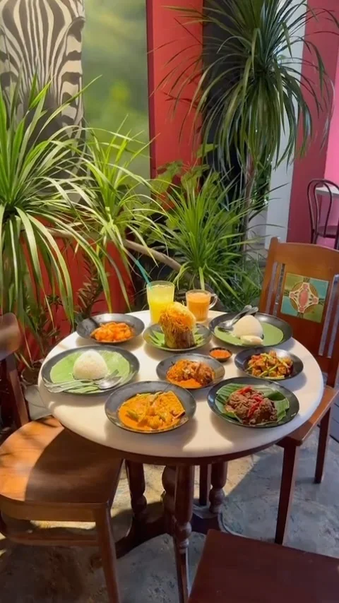 Heritage Padang spread on banana leaves